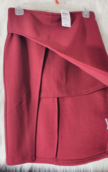 Ezra Burgundy High Low Front Slit Skirt Size M - Picture 3 of 6